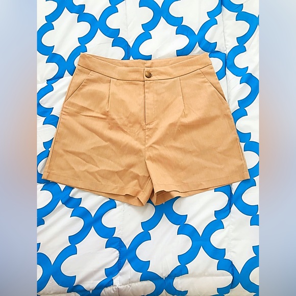 Summer Tan Kaki Shorts  Size (L) - Picture 2 of 5